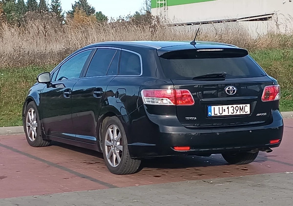 Toyota Avensis cena 18500 przebieg: 312000, rok produkcji 2009 z Warszawa małe 277